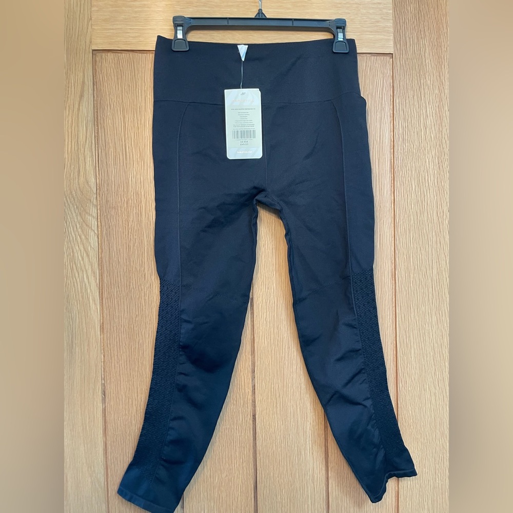 Fabletics Sync Seamless High-Waisted 7/8 Legging NWT